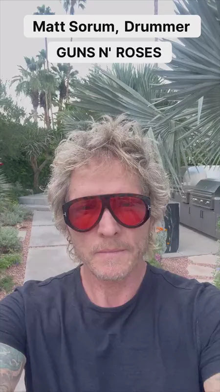 Matt Sorum compartiendo su historia como cliente de NMN